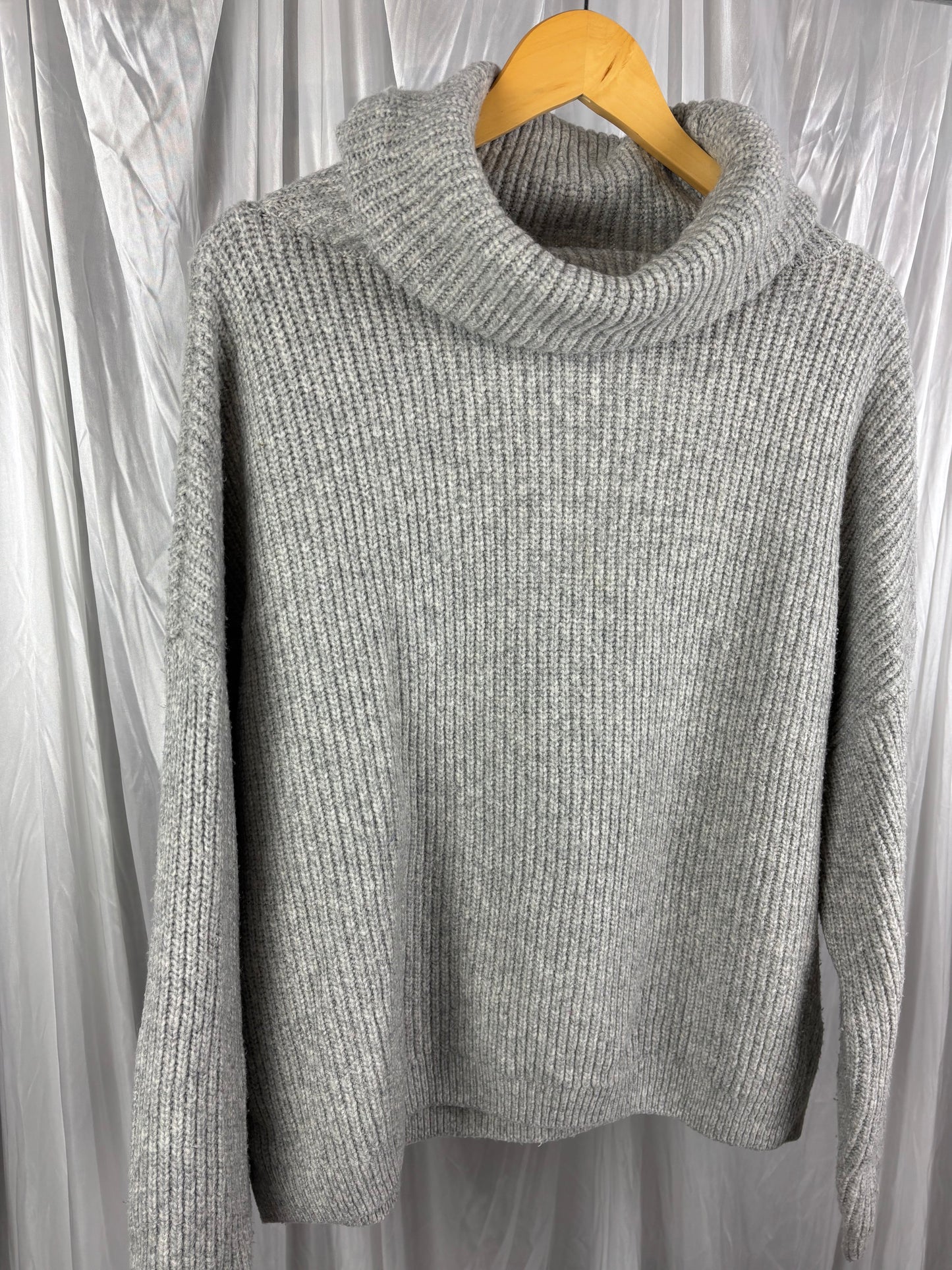 H&M Turtle Neck Knit - S