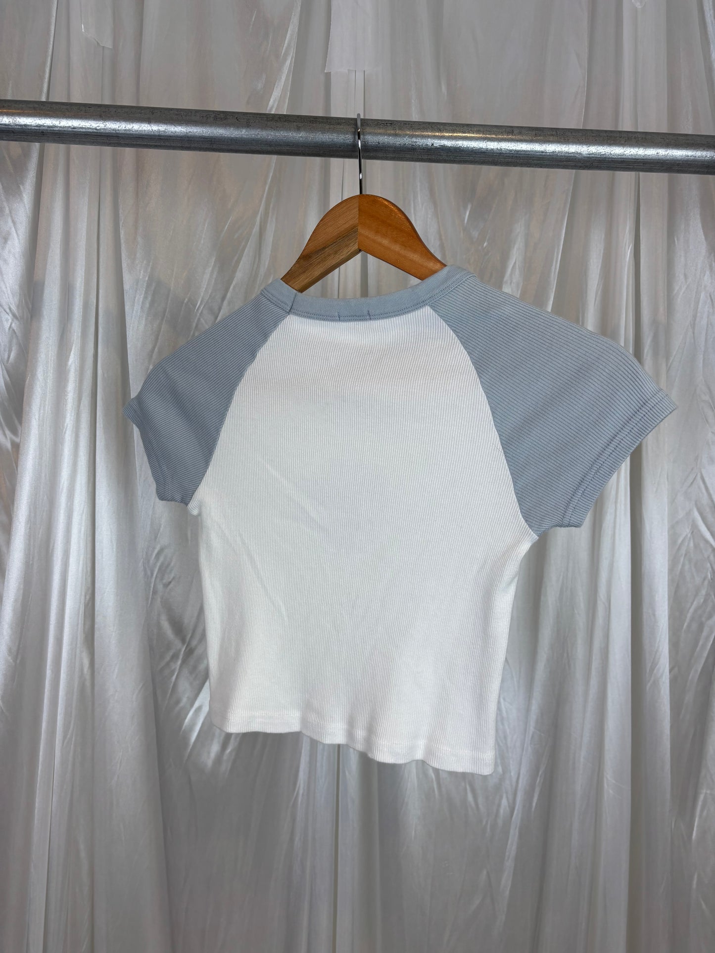 Brandy Melville Cropped Baby Tee - 6/8