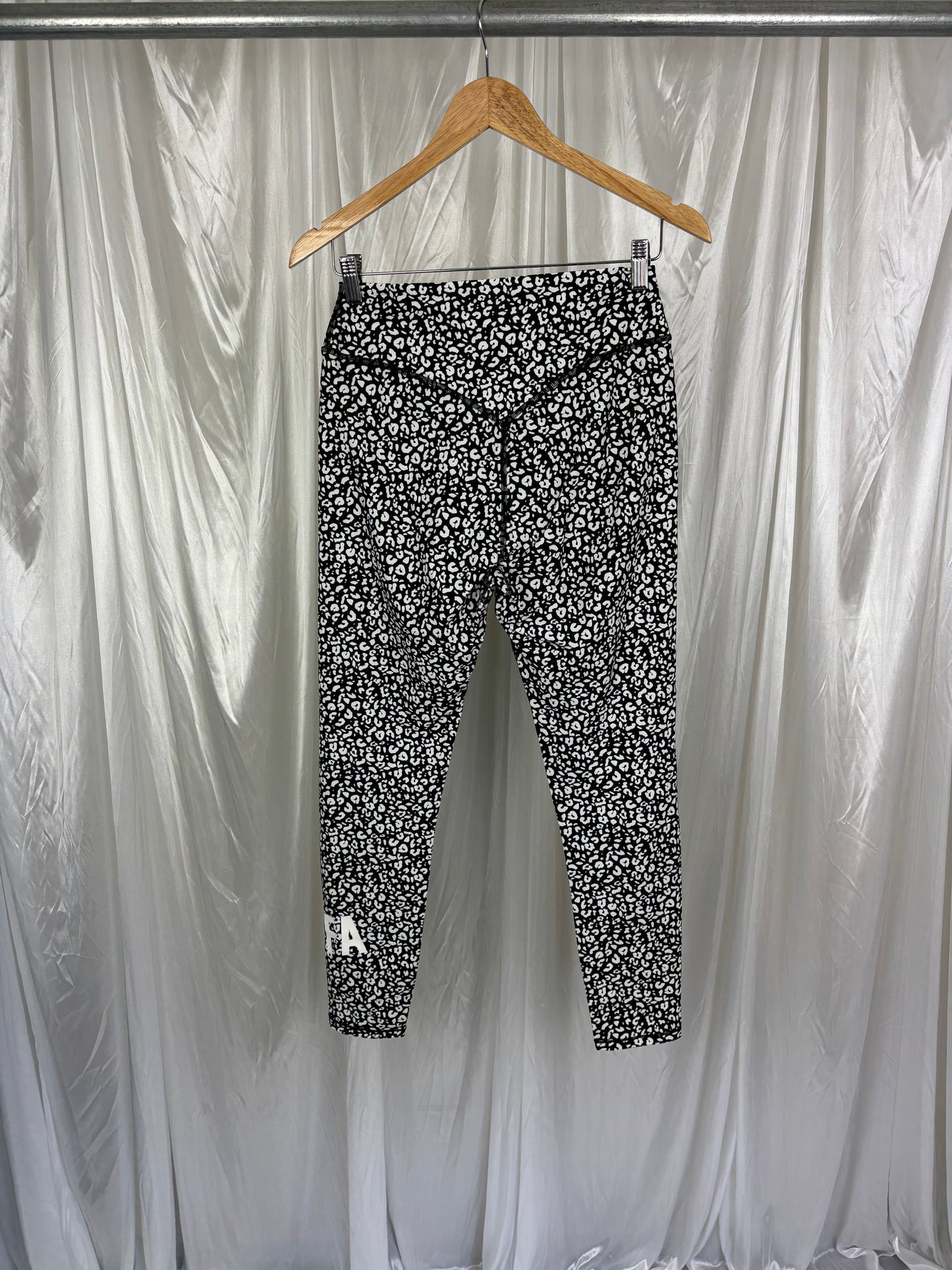 White Fox Patterned Leggings - L