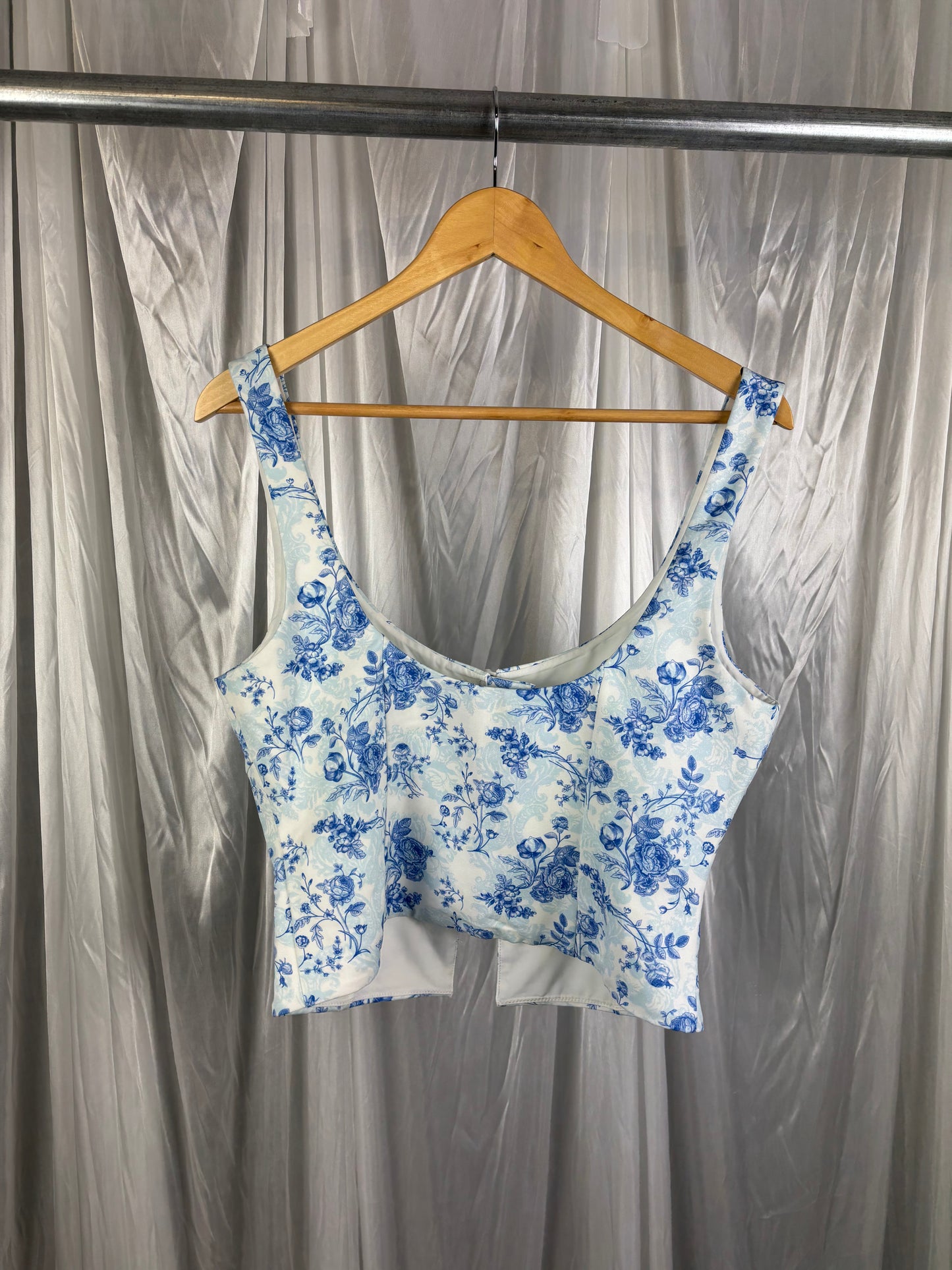White Fox Patterned Top - L