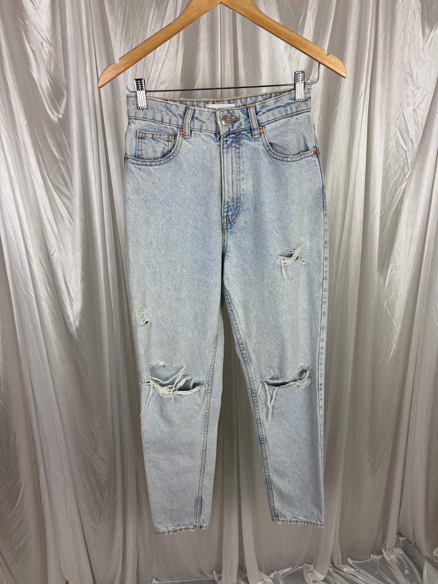 Zara Blue Ripped Denim jeans - 34