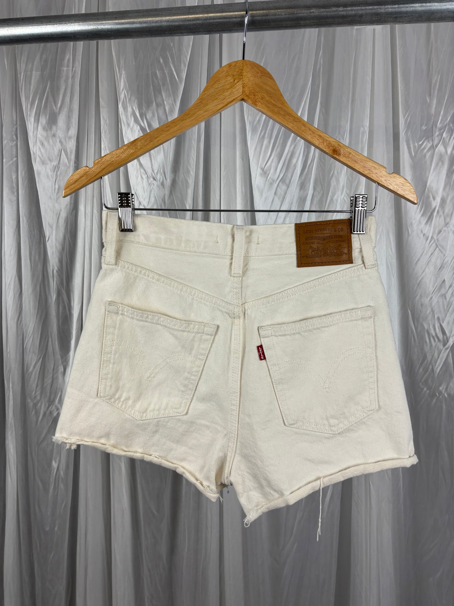 Levi’s Denim Shorts - 26