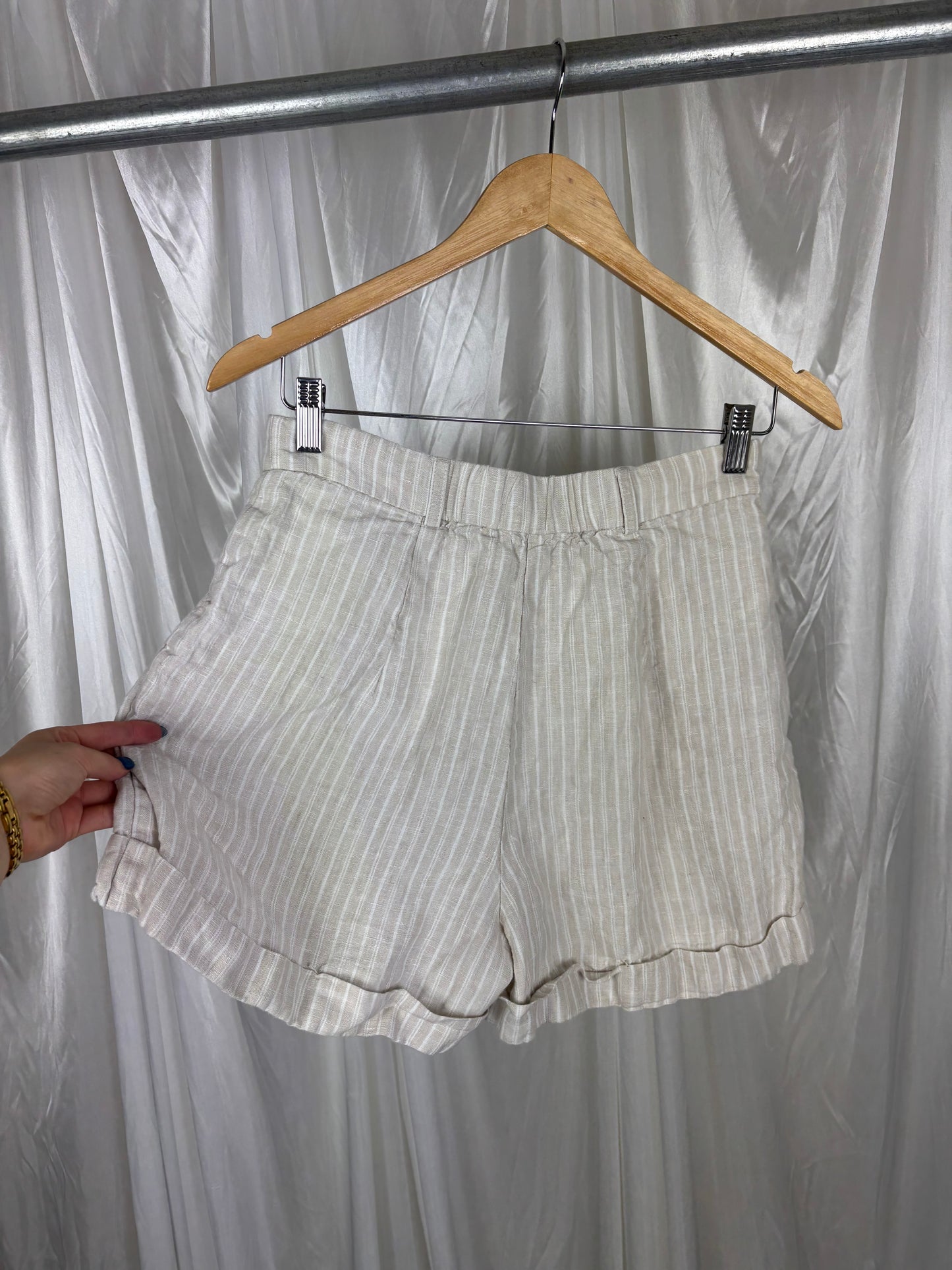 Country Road Striped Linen Shorts - 8