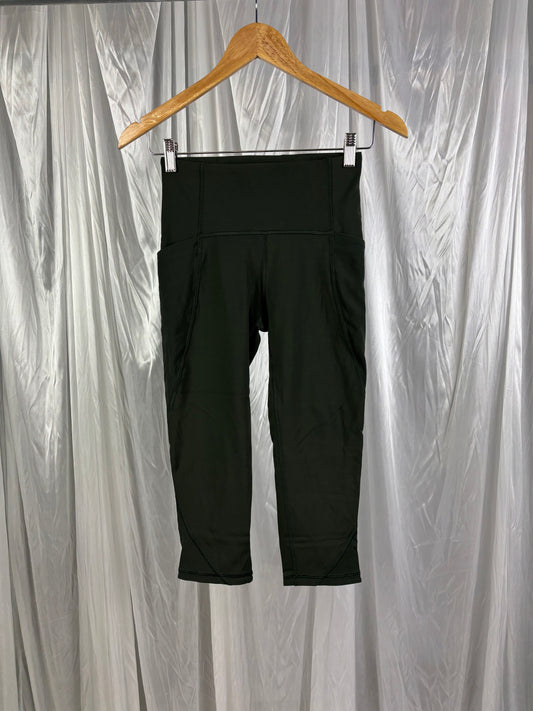 Lululemon 3/4 Leggings - 4