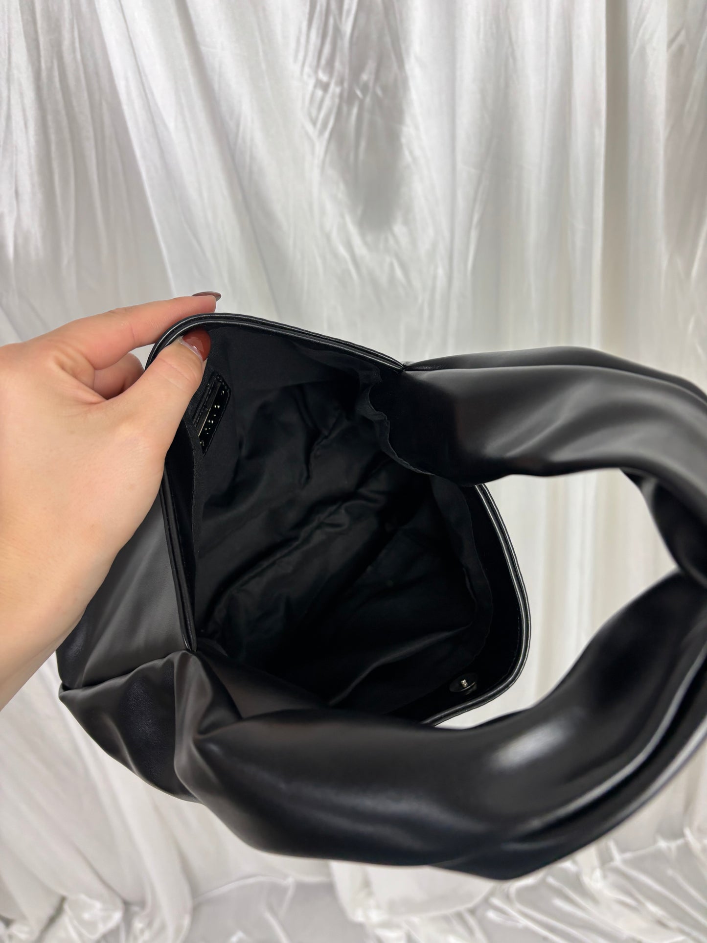 Novo Black Shoulder Bag - OSFA