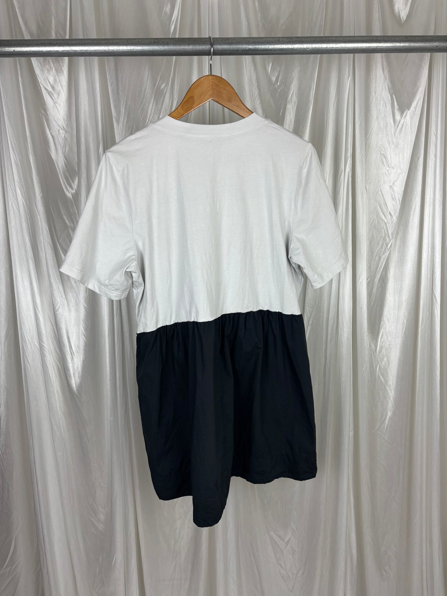 Decjuba T-shirt Style Dress - M