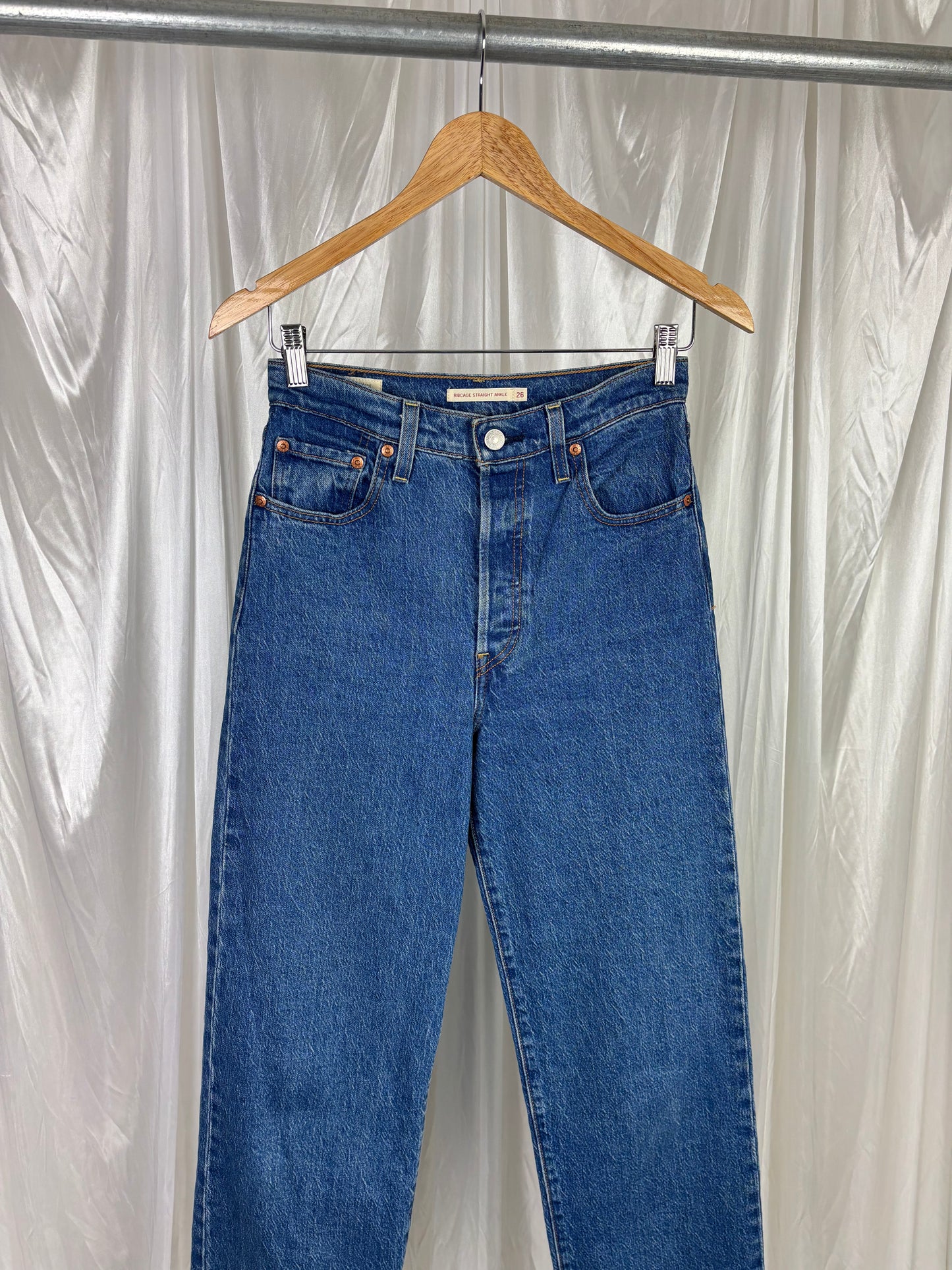 Levi’s Ribcage Straight Ankle Jeans - 26