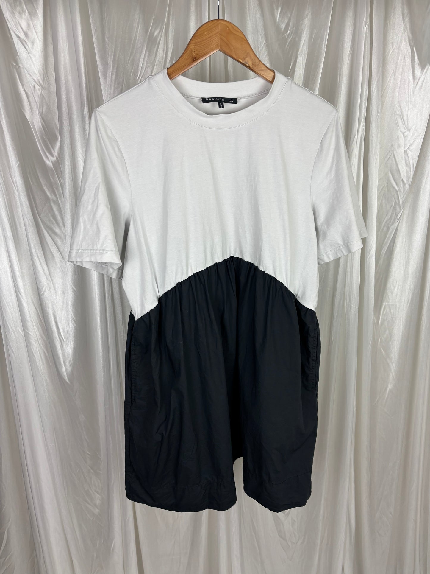 Decjuba T-shirt Style Dress - M