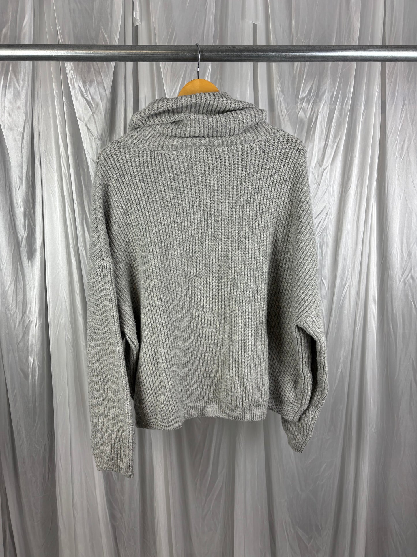 H&M Turtle Neck Knit - S