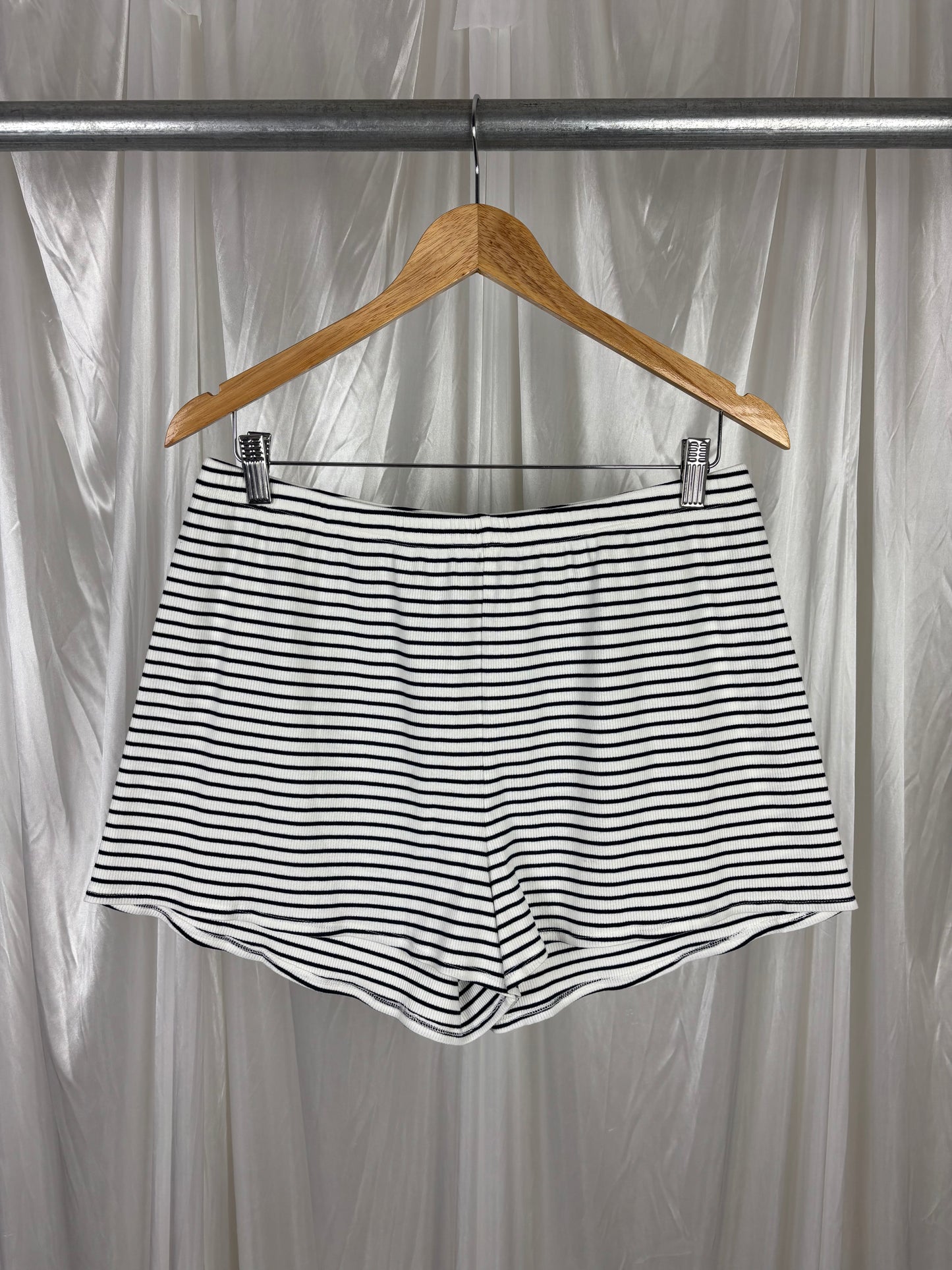 Caitlin Crisp Striped Ribbed Shorts - 12